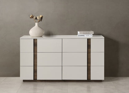 Romina Dresser