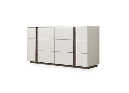 Romina Dresser