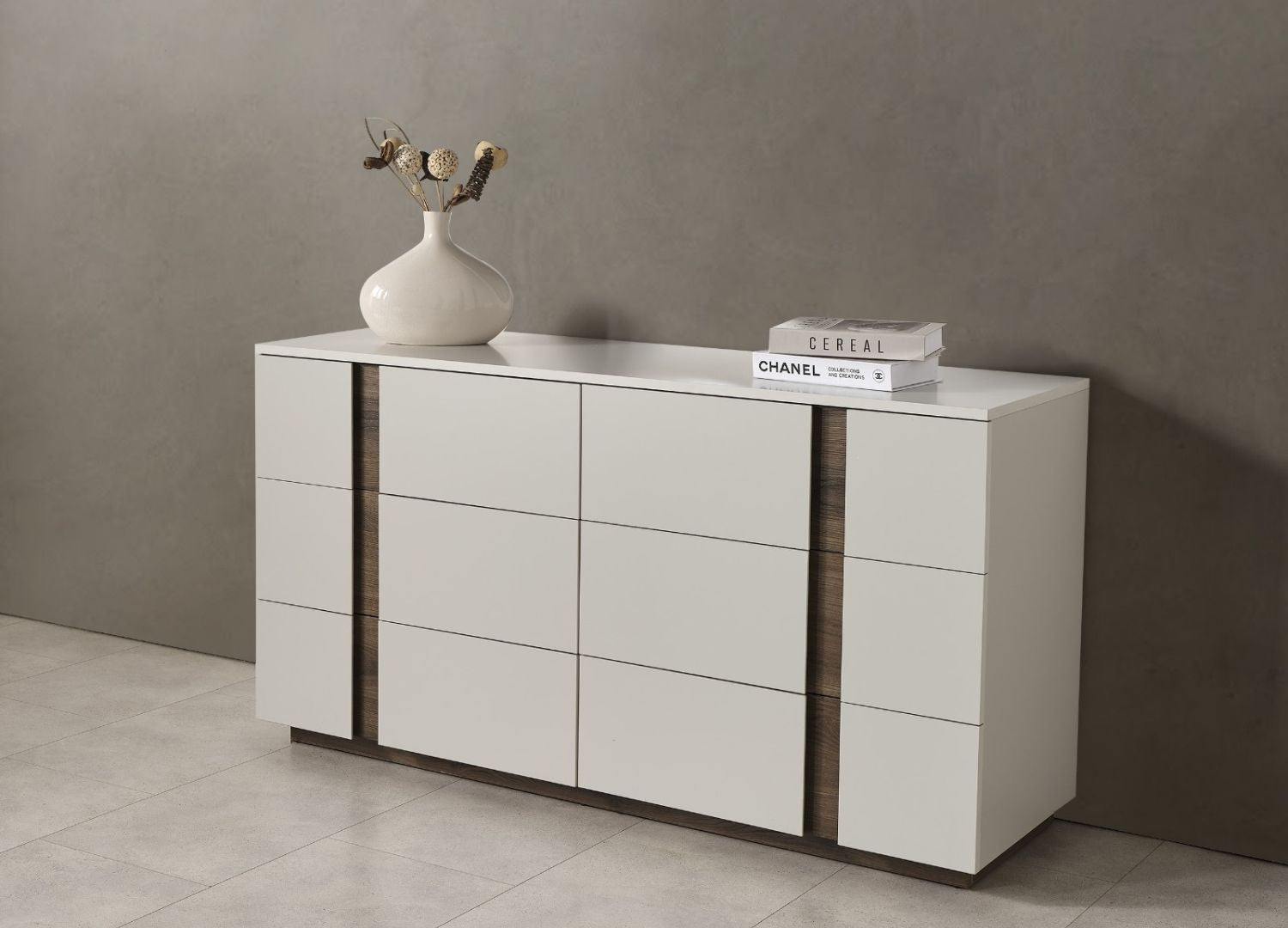 Romina Dresser